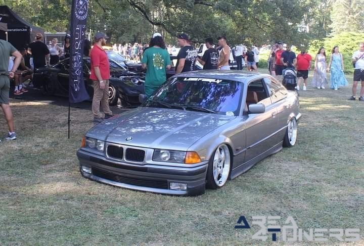 Risenation French
Imagen del reportaje de la revista Tuning Area4tuners.es, de la concentración de coches Tuning del año 2023 en Pougues Les Eaux, Francia
