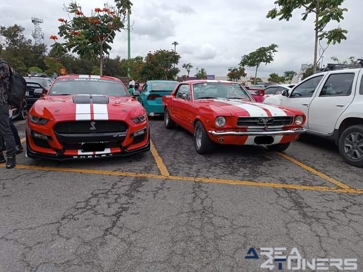 Sam's Tepeyac
Imagen del reportaje de la revista Tuning Area4tuners.es, de la concentración de coches Tuning del año 2023 en Tepeyac, México