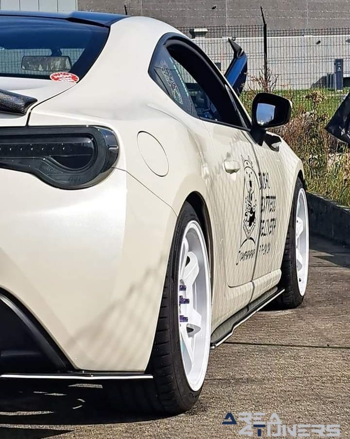 9eme Edition CTC Chapter Final
Imagen del reportaje de la revista Tuning Area4tuners.es, de la concentración de coches Tuning del año 2023 en Courcelles, Bélgica