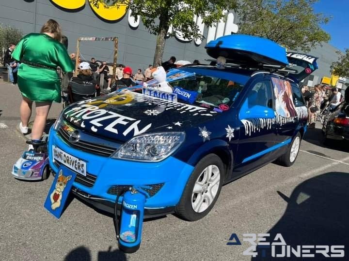 Car Addiction 2023
Imagen del reportaje de la revista Tuning Area4tuners.es, de la concentración de coches Tuning del año 2023 en Brujas, Bélgica