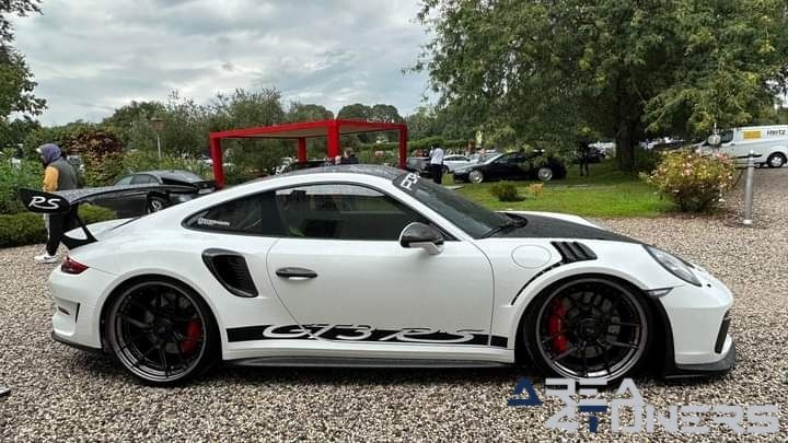 So Ga Southern Garadasee
Imagen del reportaje de la revista Tuning Area4tuners.es, de la concentración de coches Tuning del año 2023 en Mozembano, Italia