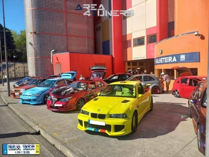 Leiria Sobre Ruedas
Imagen del reportaje de la revista Tuning Area4tuners.es, de la concentración de coches Tuning del año 2023 en Leiria, Portugal
