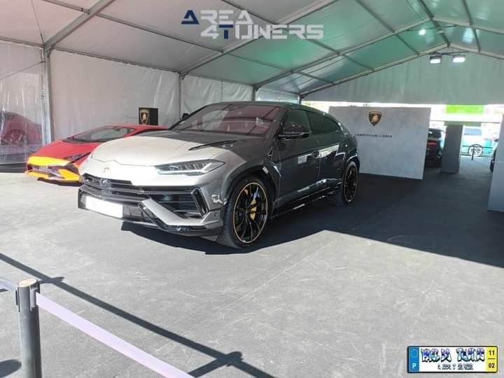 Leiria Sobre Ruedas
Imagen del reportaje de la revista Tuning Area4tuners.es, de la concentración de coches Tuning del año 2023 en Leiria, Portugal