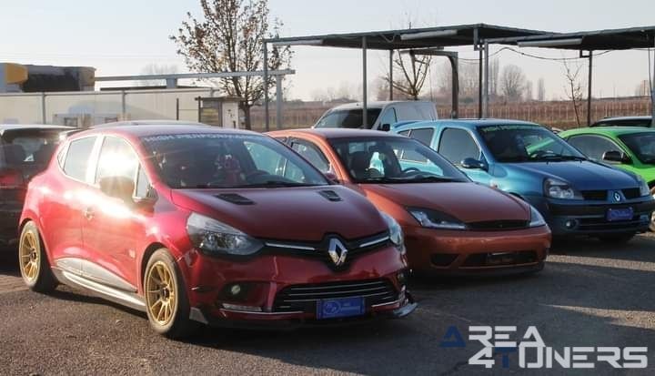 Raduno Di Natale Bar 2000
Imagen del reportaje de la revista Tuning Area4tuners.es, de la concentración de coches Tuning del año 2023 en Benevento, Italia