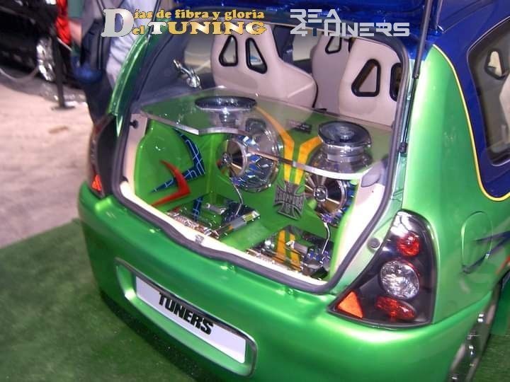Concentración Tuning 2004 Feria Motor Bilbao, España