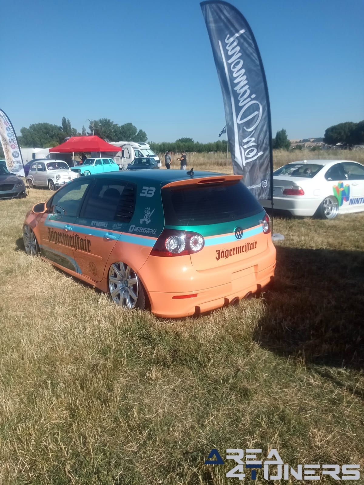 Villoria Motor Show 6º Aniversario
Imagen del reportaje de la revista Tuning Area4tuners.es, de la concentración de coches Tuning del año 2024 en Villoria, Salamanca, España.