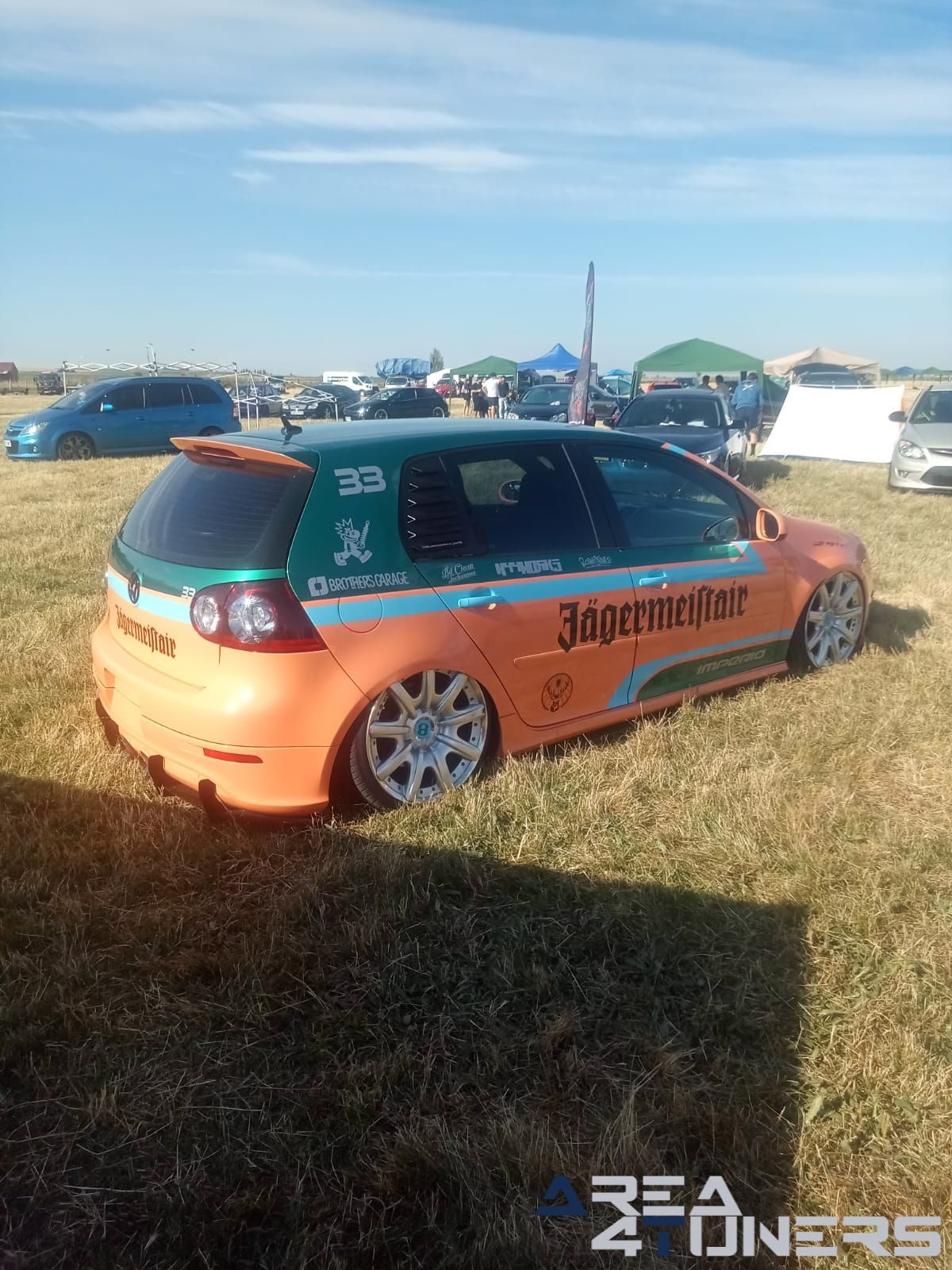 Villoria Motor Show 6º Aniversario
Imagen del reportaje de la revista Tuning Area4tuners.es, de la concentración de coches Tuning del año 2024 en Villoria, Salamanca, España.