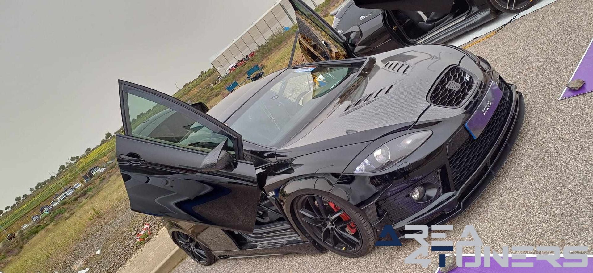 14a Concentración Tuning Azuaga
Imagen del reportaje de la revista Tuning Area4tuners.es, de la concentración de coches Tuning del año 2024 en Azuaga, provincia de Badajoz, España