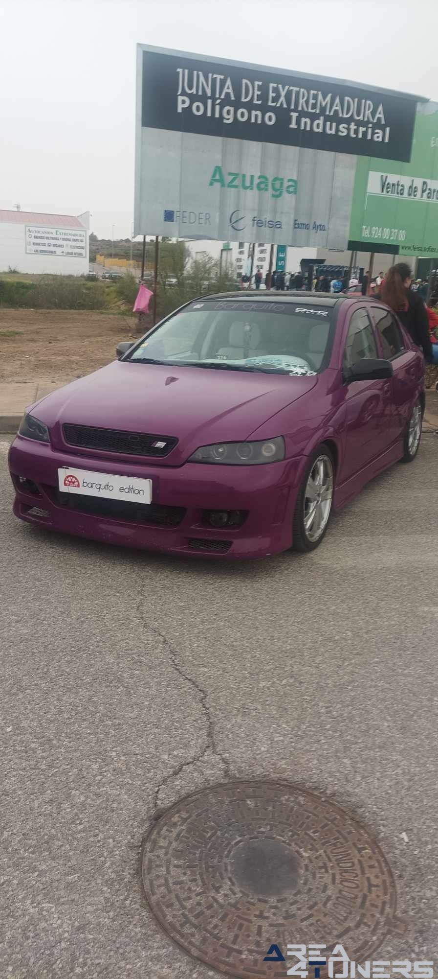 14a Concentración Tuning Azuaga 2a parte
Imagen del reportaje de la revista Tuning Area4tuners.es, de la concentración de coches Tuning del año 2024 en Azuaga, provincia de Badajoz, España