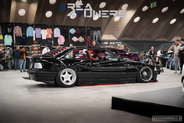 Risenation Hall Of Fame
Imagen del reportaje de la revista Tuning Area4tuners.es, de la concentración de coches Tuning del año 2024 en Bruselas, Bélgica