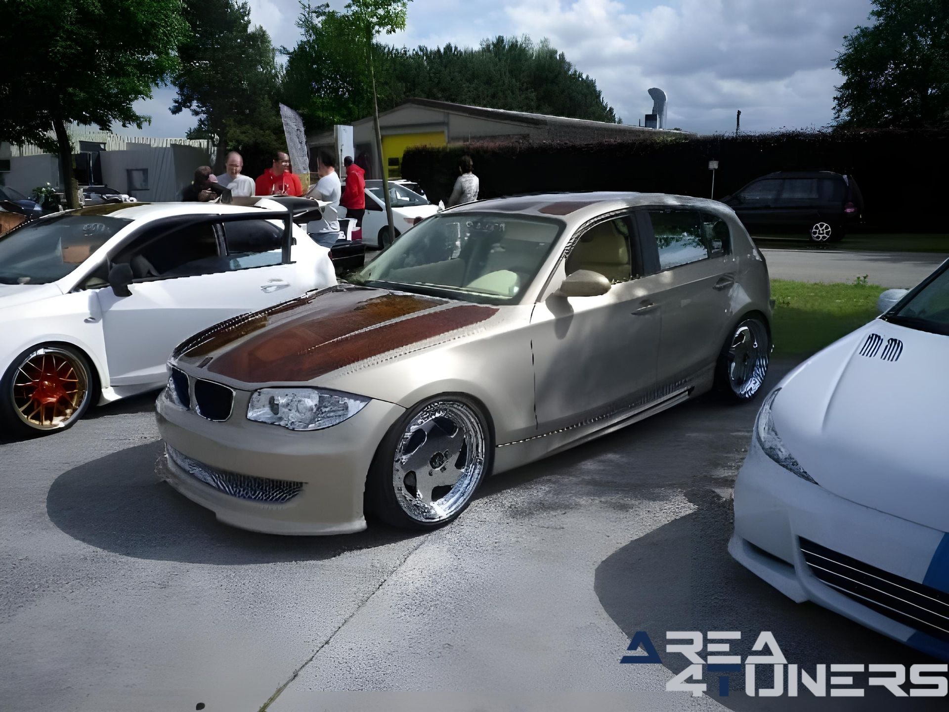 Maldegem United Tunerz
Imagen del reportaje de la revista Tuning Area4tuners.es, de la concentración de coches Tuning del año 2024 en Maldegem, Bélgica