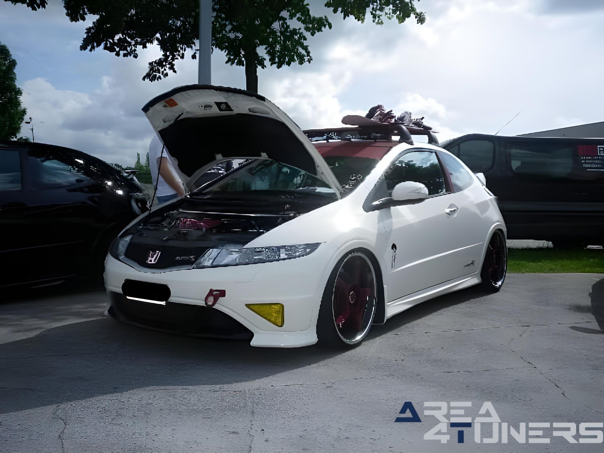 Maldegem United Tunerz
Imagen del reportaje de la revista Tuning Area4tuners.es, de la concentración de coches Tuning del año 2024 en Maldegem, Bélgica