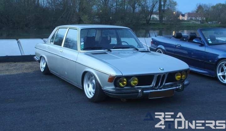 Auto Retro A Bray
Imagen del reportaje de la revista Tuning Area4tuners.es, de la concentración de coches Tuning del año 2024 en Sur Seine, Francia