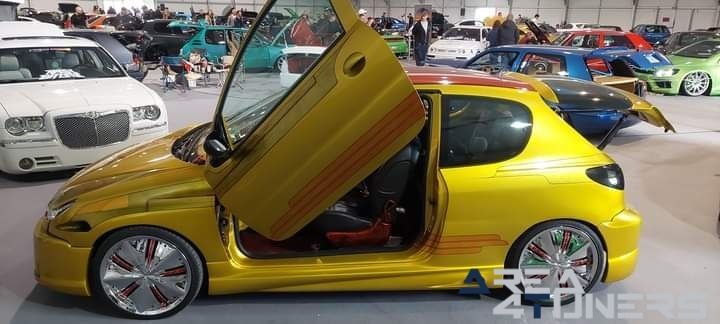 Saumur Motor Show 2k24
Imagen del reportaje de la revista Tuning Area4tuners.es, de la concentración de coches Tuning del año 2024 en Saumur, Francia