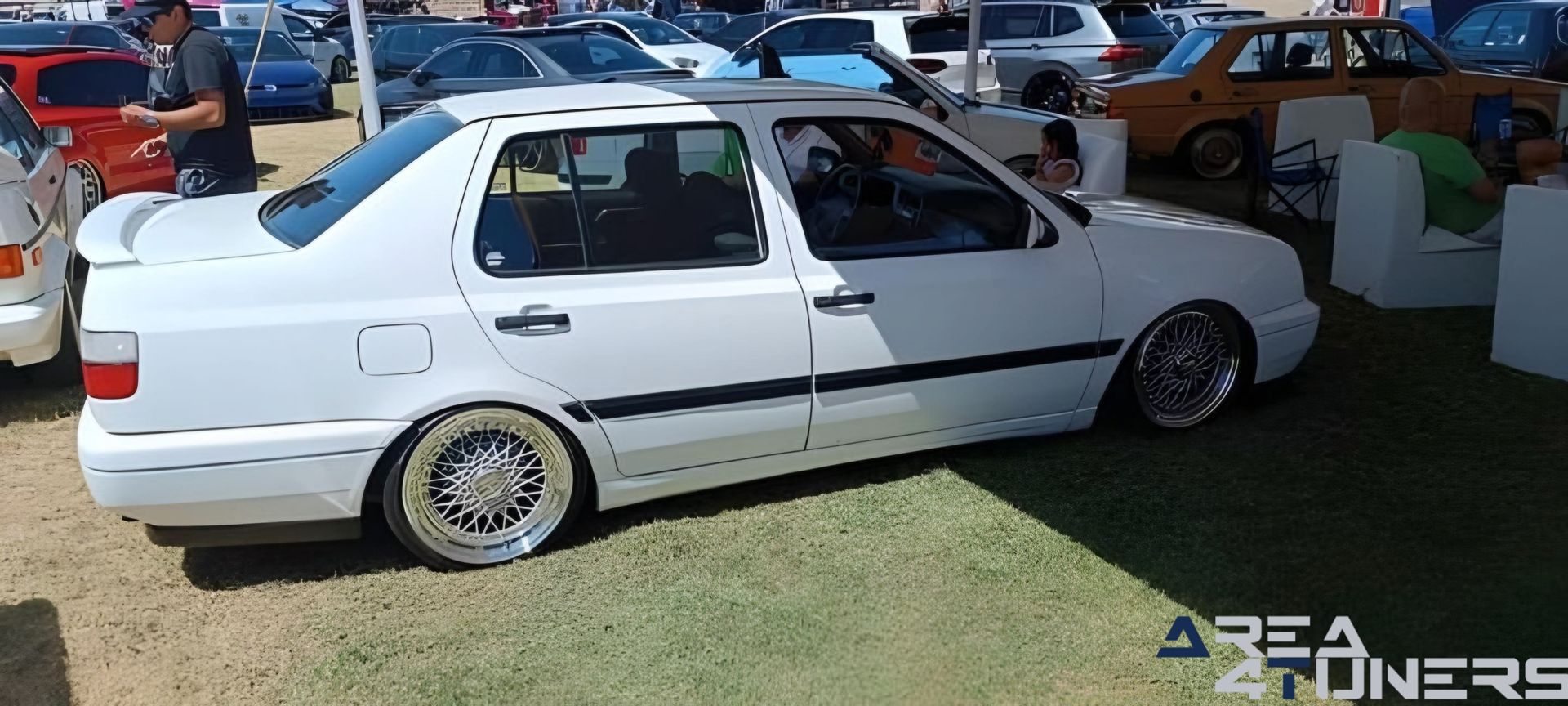 Lowknd 2024
Imagen del reportaje de la revista Tuning Area4tuners.es, de la concentración de coches Tuning del año 2024 en Oaxtepe, Morelos, México