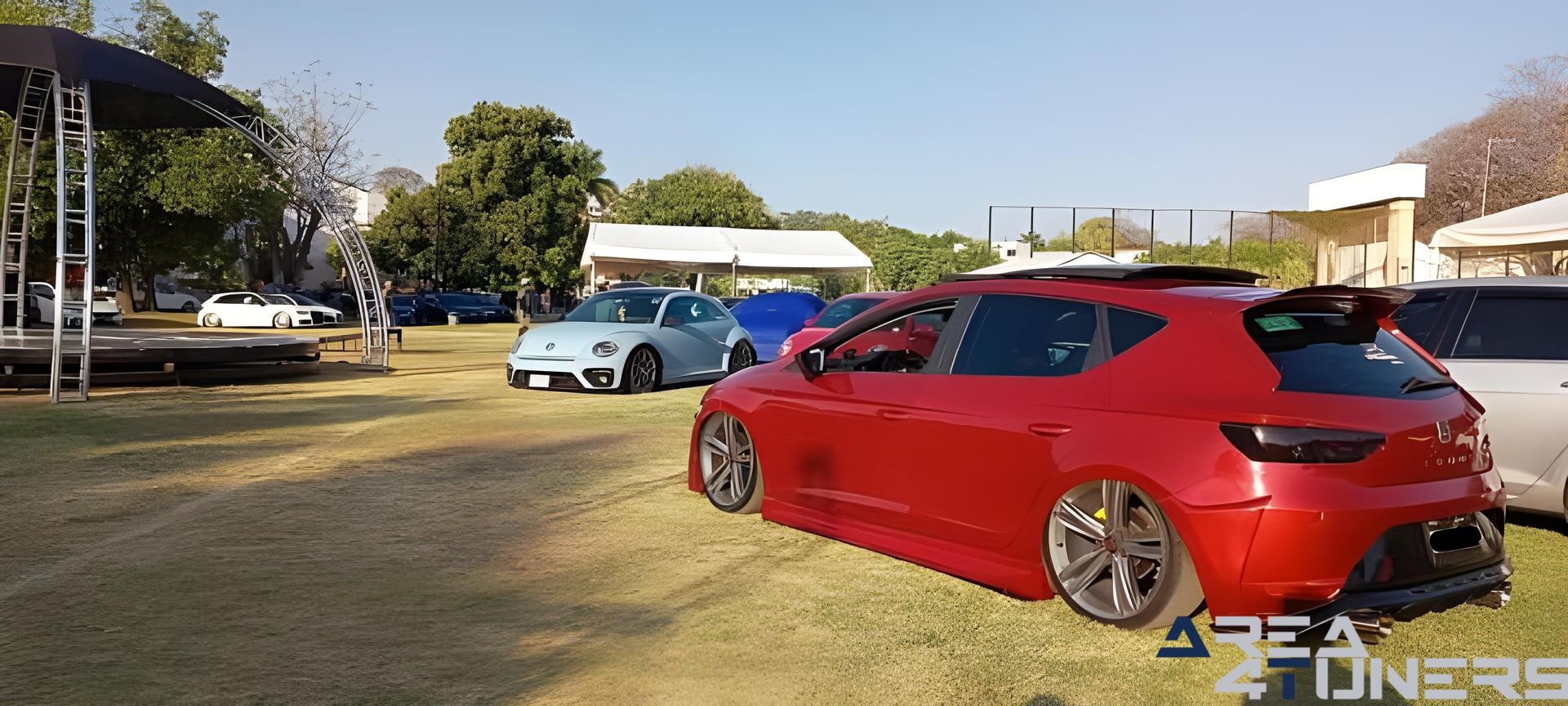 Lowknd 2024
Imagen del reportaje de la revista Tuning Area4tuners.es, de la concentración de coches Tuning del año 2024 en Oaxtepe, Morelos, México