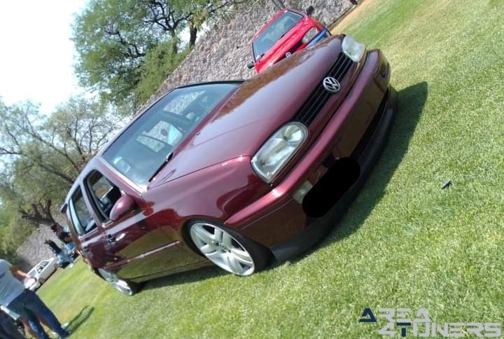 Mk3 Vs Mk3
Imagen del reportaje de la revista Tuning Area4tuners.es, de la concentración de coches Tuning del año 2024 en Guanajuato. México.