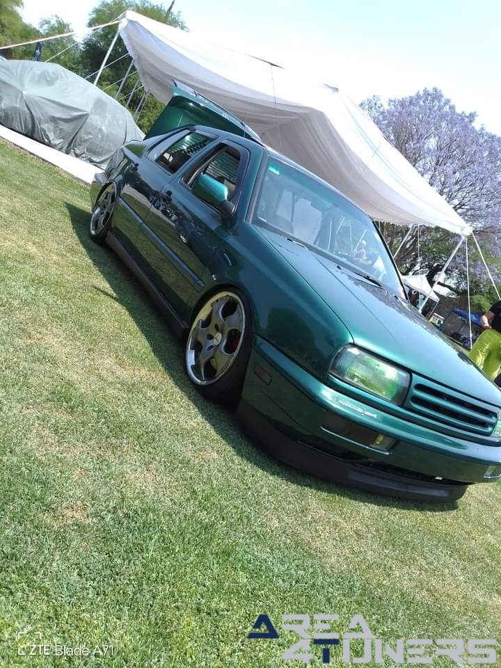 Mk3 Vs Mk3
Imagen del reportaje de la revista Tuning Area4tuners.es, de la concentración de coches Tuning del año 2024 en Guanajuato. México.