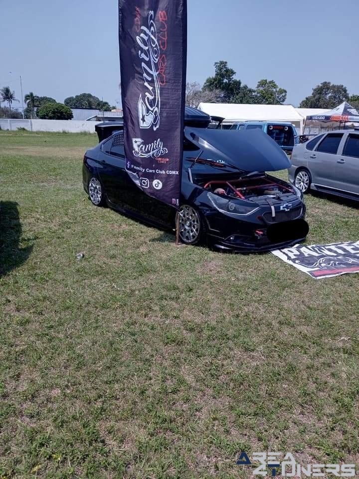 Old School Team Tuxpan
Imagen del reportaje de la revista Tuning Area4tuners.es, de la concentración de coches Tuning del año 2024 en Tuxpan, Veracruz. México.