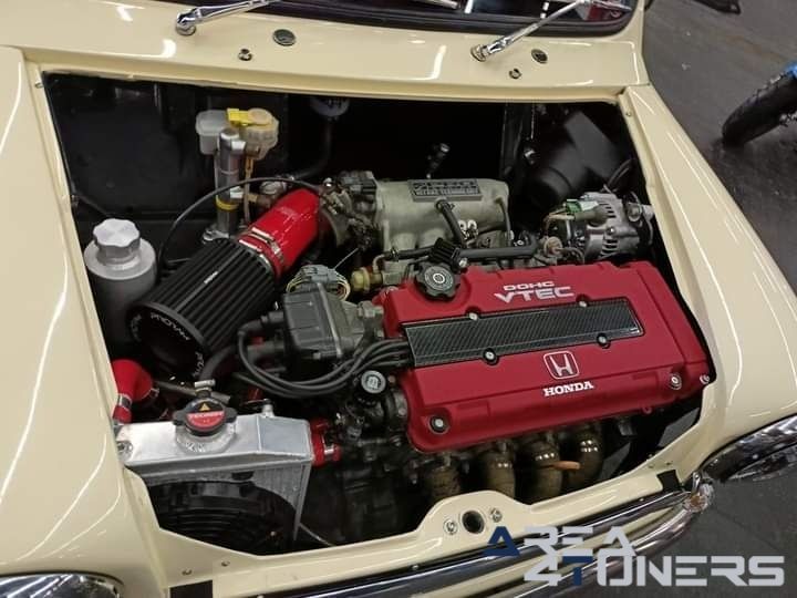 GR8 2024
Imagen del reportaje de la revista Tuning Area4tuners.es, de la concentración de coches Tuning del año 2024 en Cortrique, Bélgica