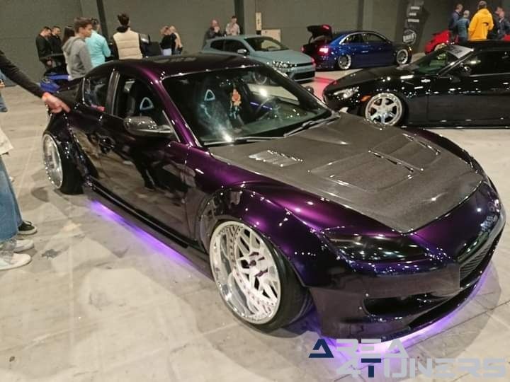 GR8 2024
Imagen del reportaje de la revista Tuning Area4tuners.es, de la concentración de coches Tuning del año 2024 en Cortrique, Bélgica