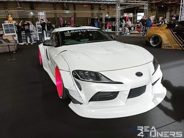 GR8 2024
Imagen del reportaje de la revista Tuning Area4tuners.es, de la concentración de coches Tuning del año 2024 en Cortrique, Bélgica