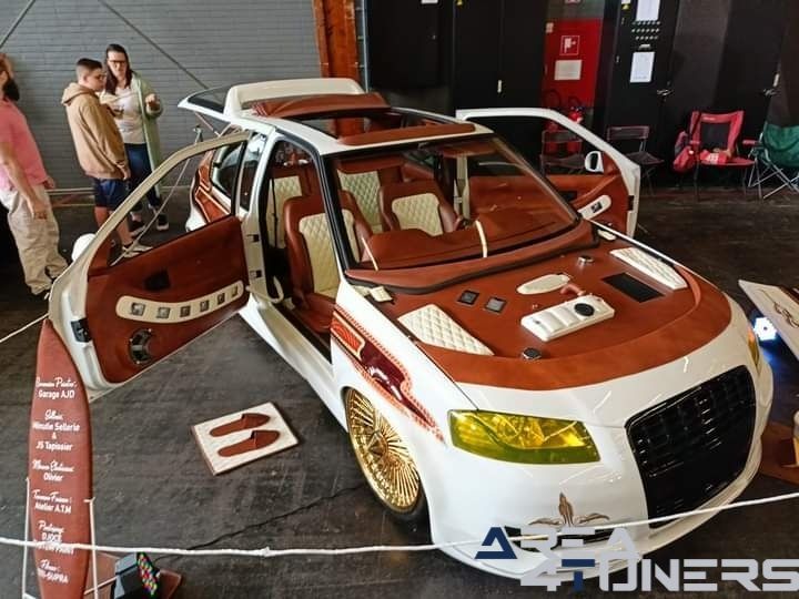 GR8 2024
Imagen del reportaje de la revista Tuning Area4tuners.es, de la concentración de coches Tuning del año 2024 en Cortrique, Bélgica