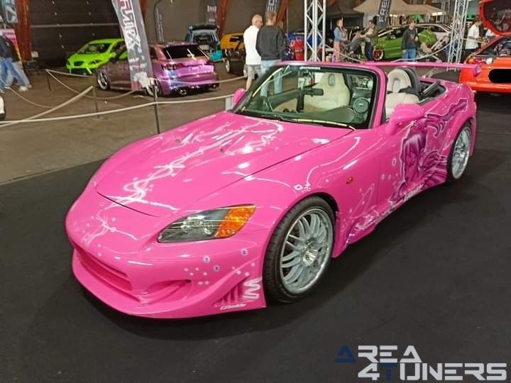 GR8 2024
Imagen del reportaje de la revista Tuning Area4tuners.es, de la concentración de coches Tuning del año 2024 en Cortrique, Bélgica