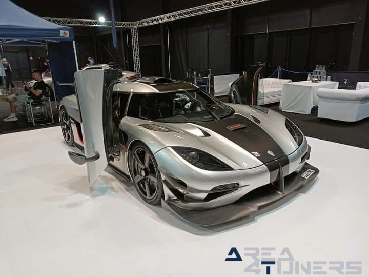 GR8 2024
Imagen del reportaje de la revista Tuning Area4tuners.es, de la concentración de coches Tuning del año 2024 en Cortrique, Bélgica