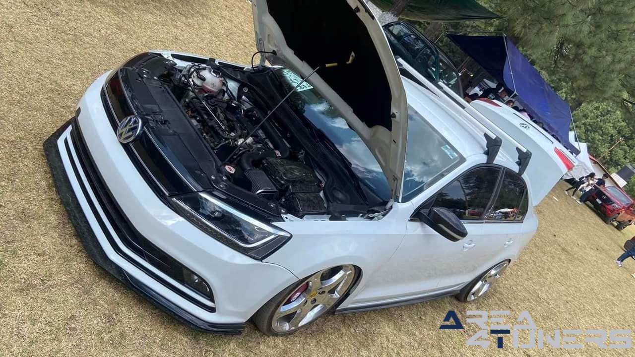 Meet Los Del Momento, Los Más Odiados
Imagen del reportaje de la revista Tuning Area4tuners.es, de la concentración de coches Tuning del año 2024 en Calhuacan, México D.F., México