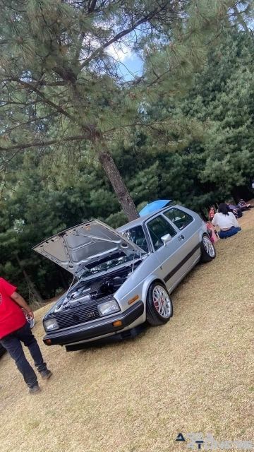 Meet Los Del Momento, Los Más Odiados
Imagen del reportaje de la revista Tuning Area4tuners.es, de la concentración de coches Tuning del año 2024 en Calhuacan, México D.F., México