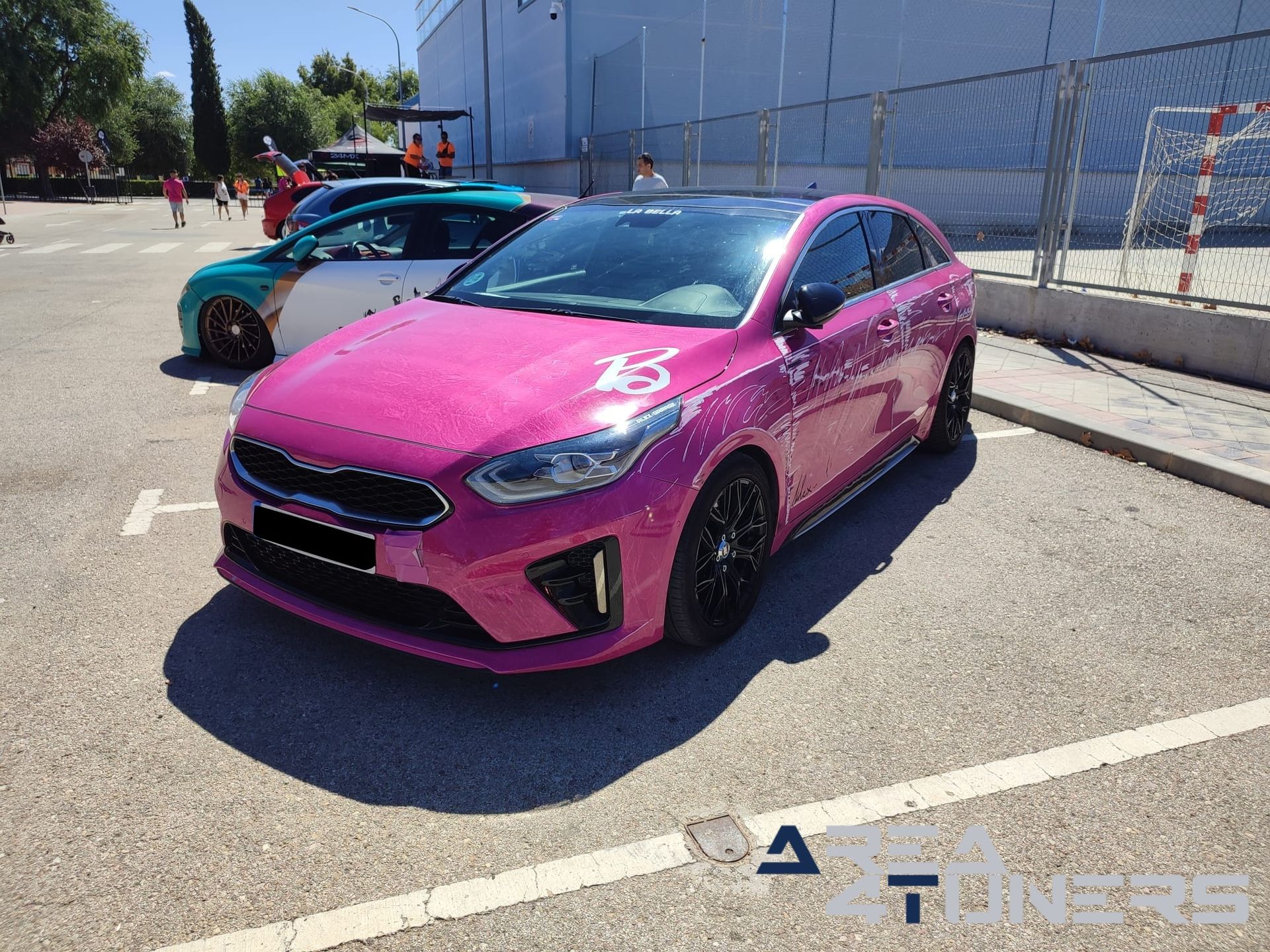 1a Concentración Tuning Layón Car Audio
Imagen del reportaje de la revista Tuning Area4tuners.es, de la concentración de coches Tuning del año 2024 en Yuncler, Toledo, España.