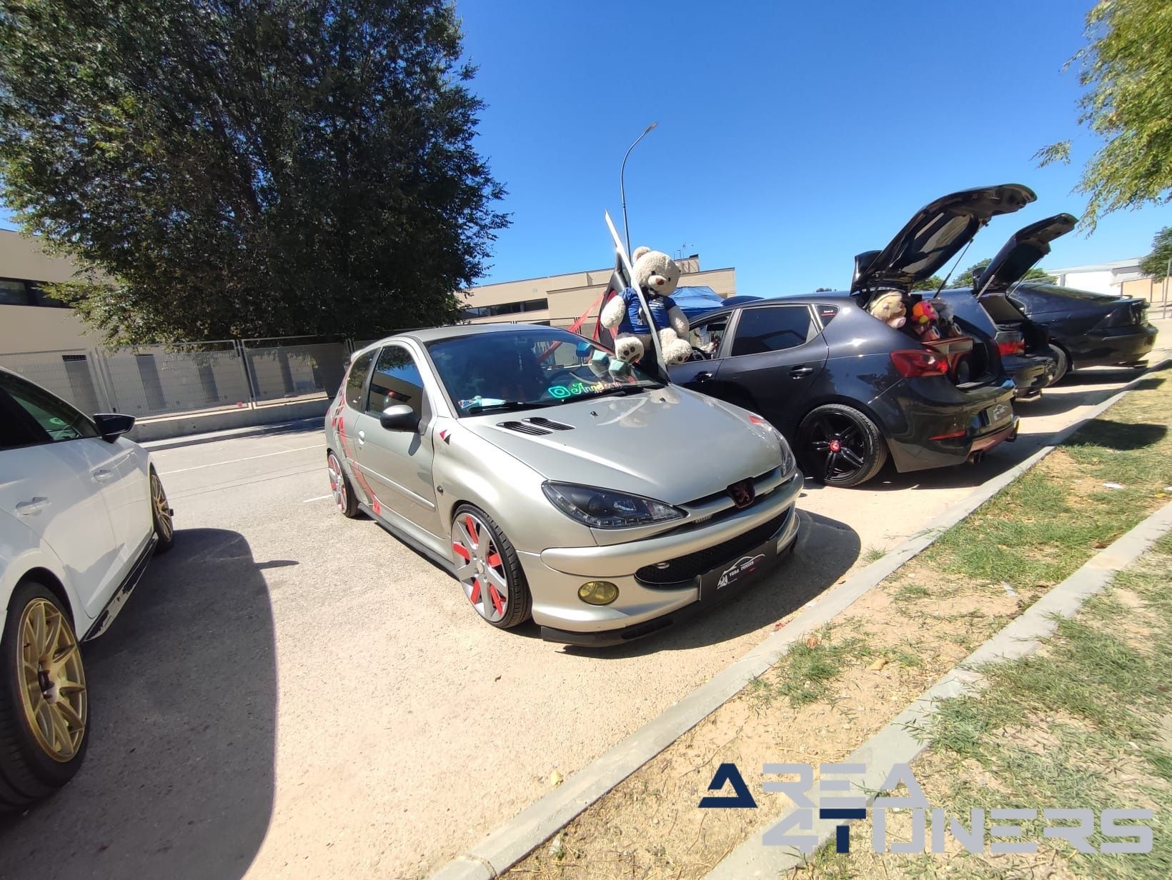 1a Concentración Tuning Layón Car Audio
Imagen del reportaje de la revista Tuning Area4tuners.es, de la concentración de coches Tuning del año 2024 en Yuncler, Toledo, España.