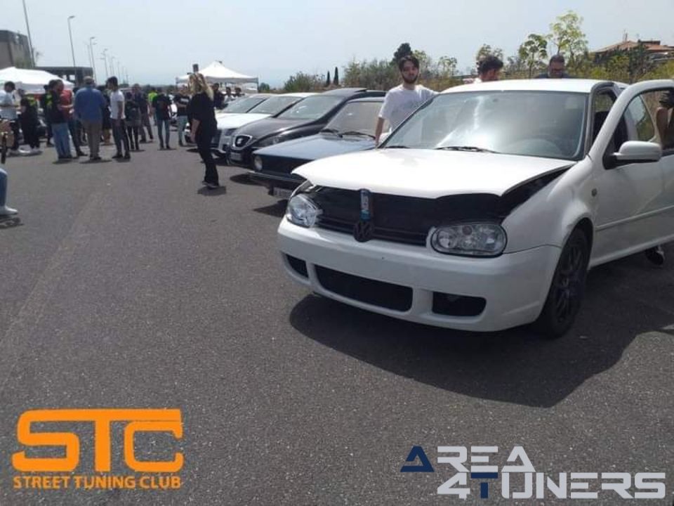 2 Tappa Capinionato Sta. Maria Licordia
Imagen del reportaje de la revista Tuning Area4tuners.es, de la concentración de coches Tuning del año 2024 en Licordia, Italia