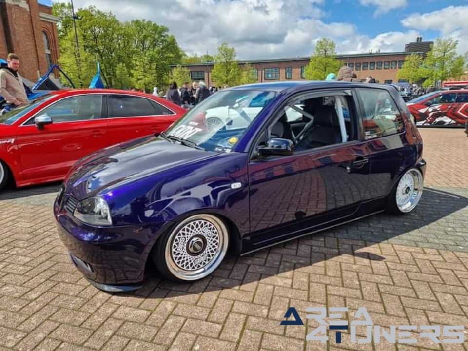 Dropped Show 2k24
Imagen del reportaje de la revista Tuning Area4tuners.es, de la concentración de coches Tuning del año 2024 en Koeltorenlaan, Bélgica