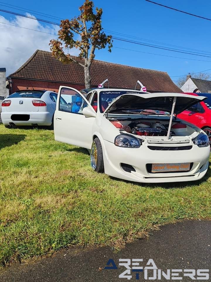 Meeting Tuning Underground Team 2024
Imagen del reportaje de la revista Tuning Area4tuners.es, de la concentración de coches Tuning del año 2024 en Villeselve, Bélgica