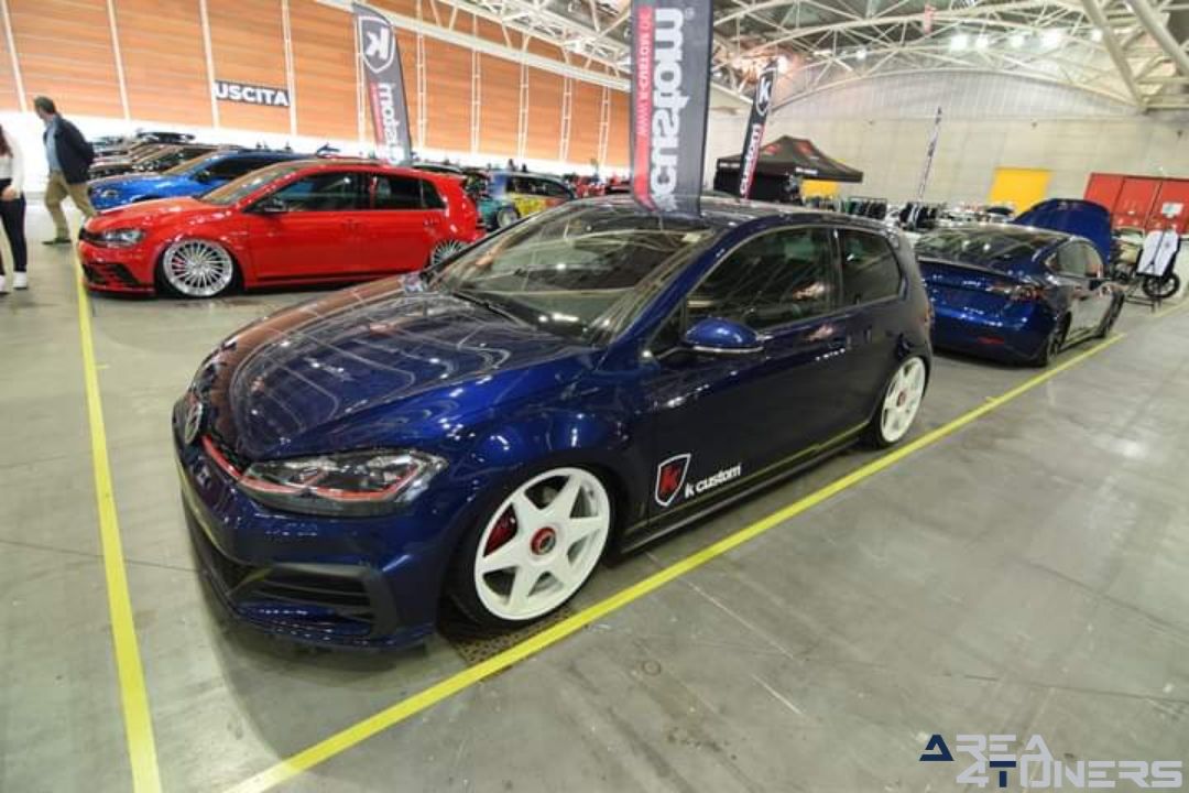 Expo Tuning Torino 2024
Imagen del reportaje de la revista Tuning Area4tuners.es, de la concentración de coches Tuning del año 2024 en Turín, Italia