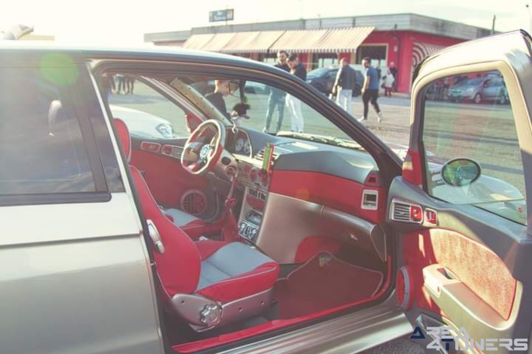 Toretto's Team
Imagen del reportaje de la revista Tuning Area4tuners.es, de la concentración de coches Tuning del año 2024 en Orzinuovi, Italia