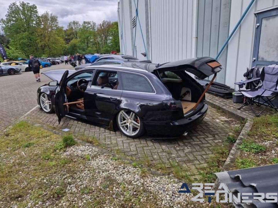 Season Kickoff 2k24
Imagen del reportaje de la revista Tuning Area4tuners.es, de la concentración de coches Tuning del año 2024 en Uden, Holanda