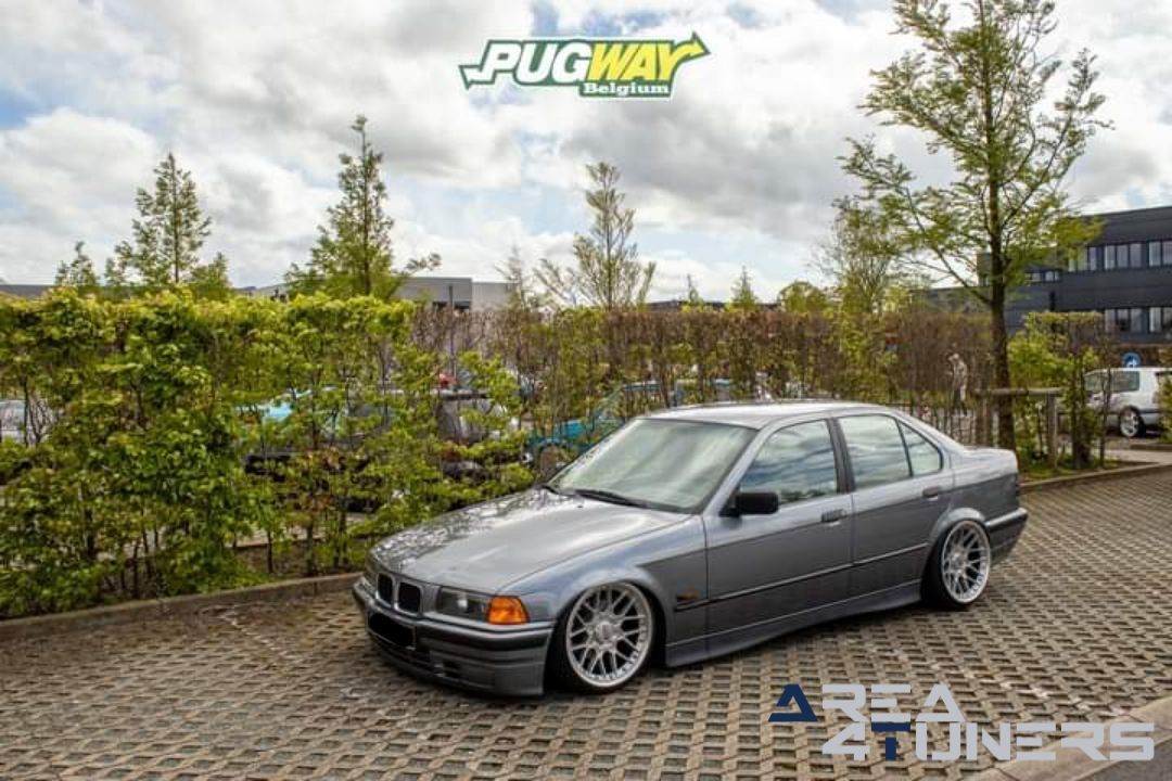 Lay Low Number
Imagen del reportaje de la revista Tuning Area4tuners.es, de la concentración de coches Tuning del año 2024 en Cortrique, Bélgica