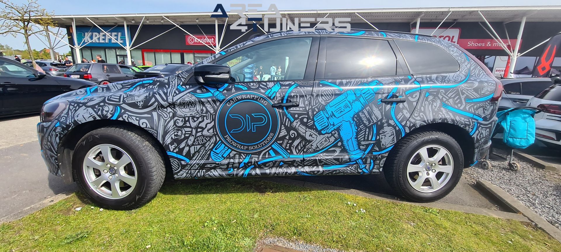 Carsecation 2
Imagen del reportaje de la revista Tuning Area4tuners.es, de la concentración de coches Tuning del año 2024 en Izwegem, Bélgica