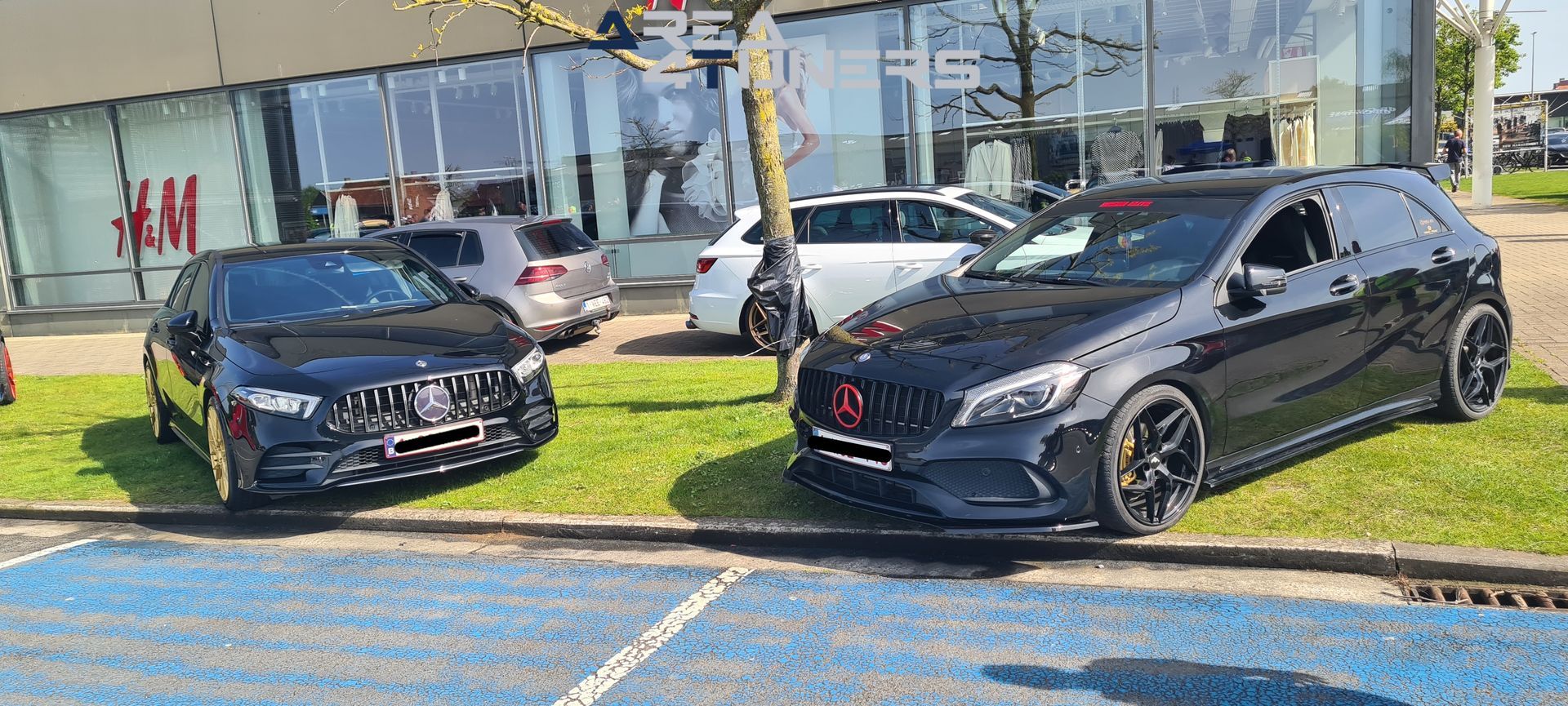 Carsecation 2
Imagen del reportaje de la revista Tuning Area4tuners.es, de la concentración de coches Tuning del año 2024 en Izwegem, Bélgica