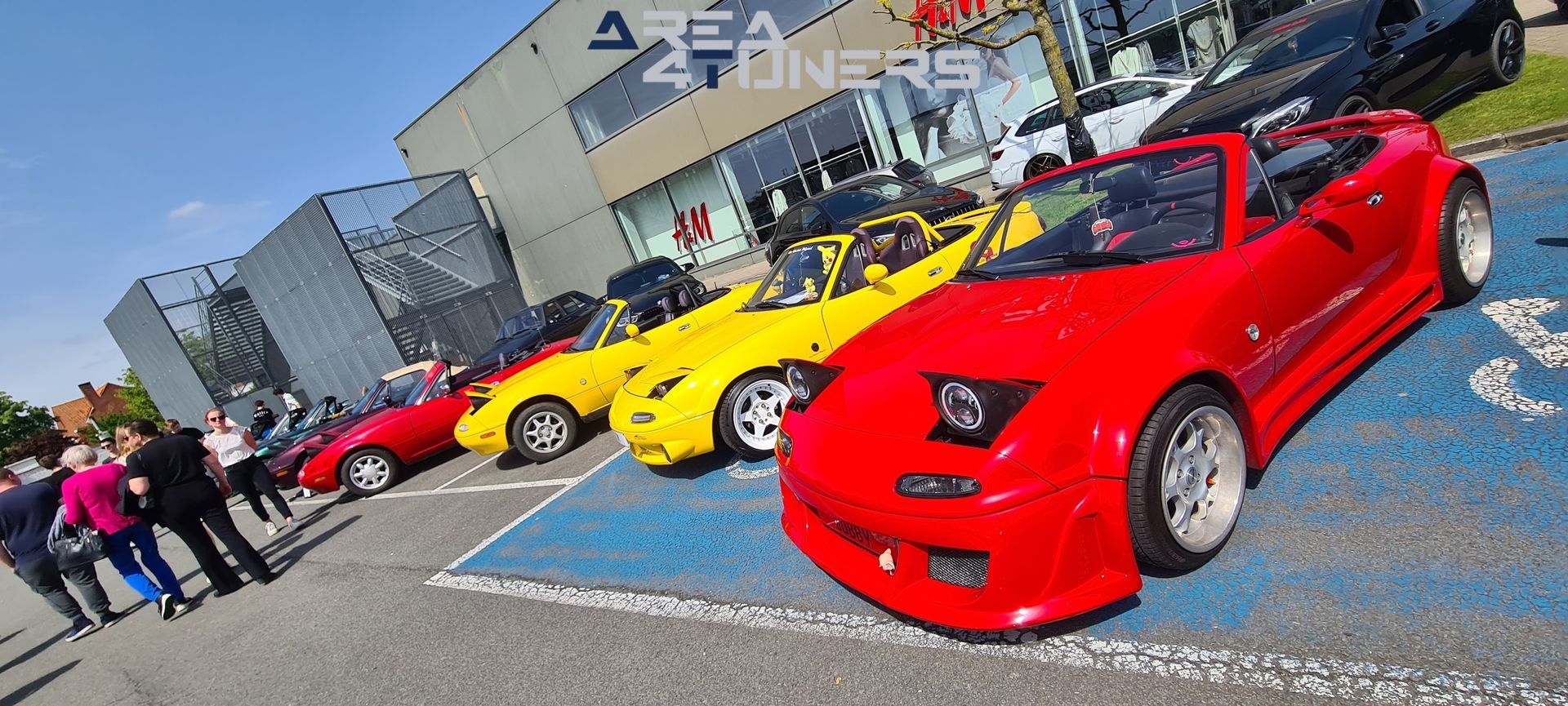 Carsecation 2
Imagen del reportaje de la revista Tuning Area4tuners.es, de la concentración de coches Tuning del año 2024 en Izwegem, Bélgica