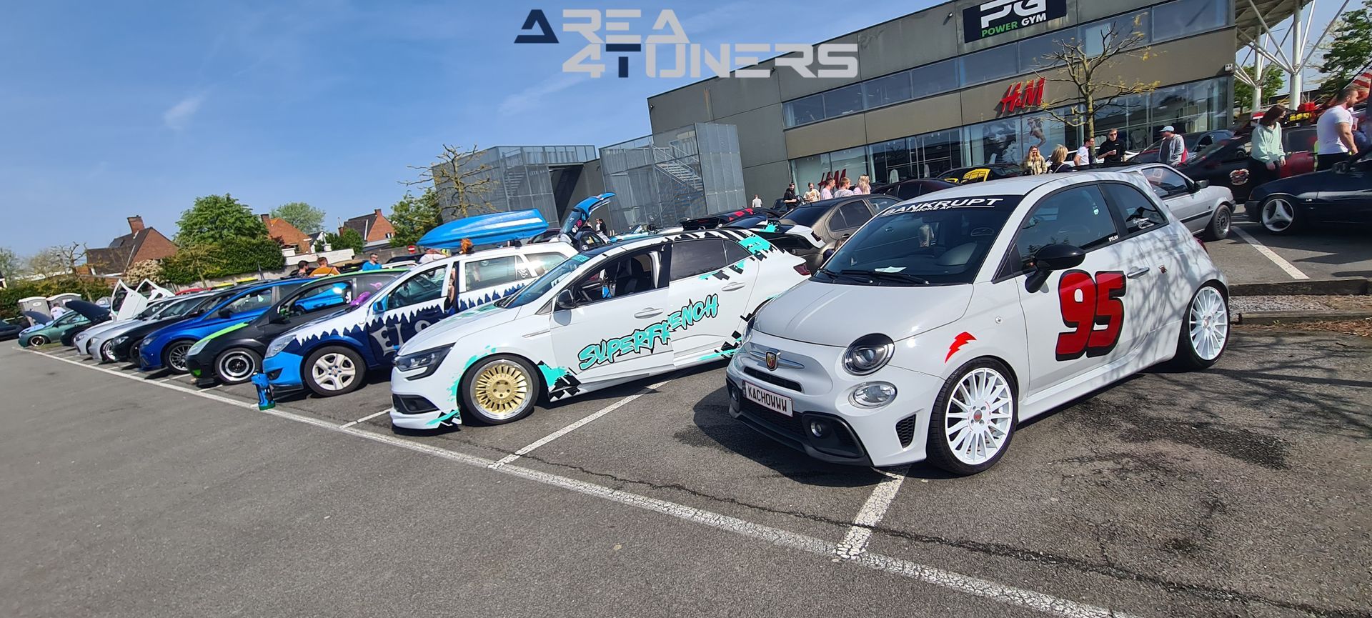 Carsecation 2
Imagen del reportaje de la revista Tuning Area4tuners.es, de la concentración de coches Tuning del año 2024 en Izwegem, Bélgica