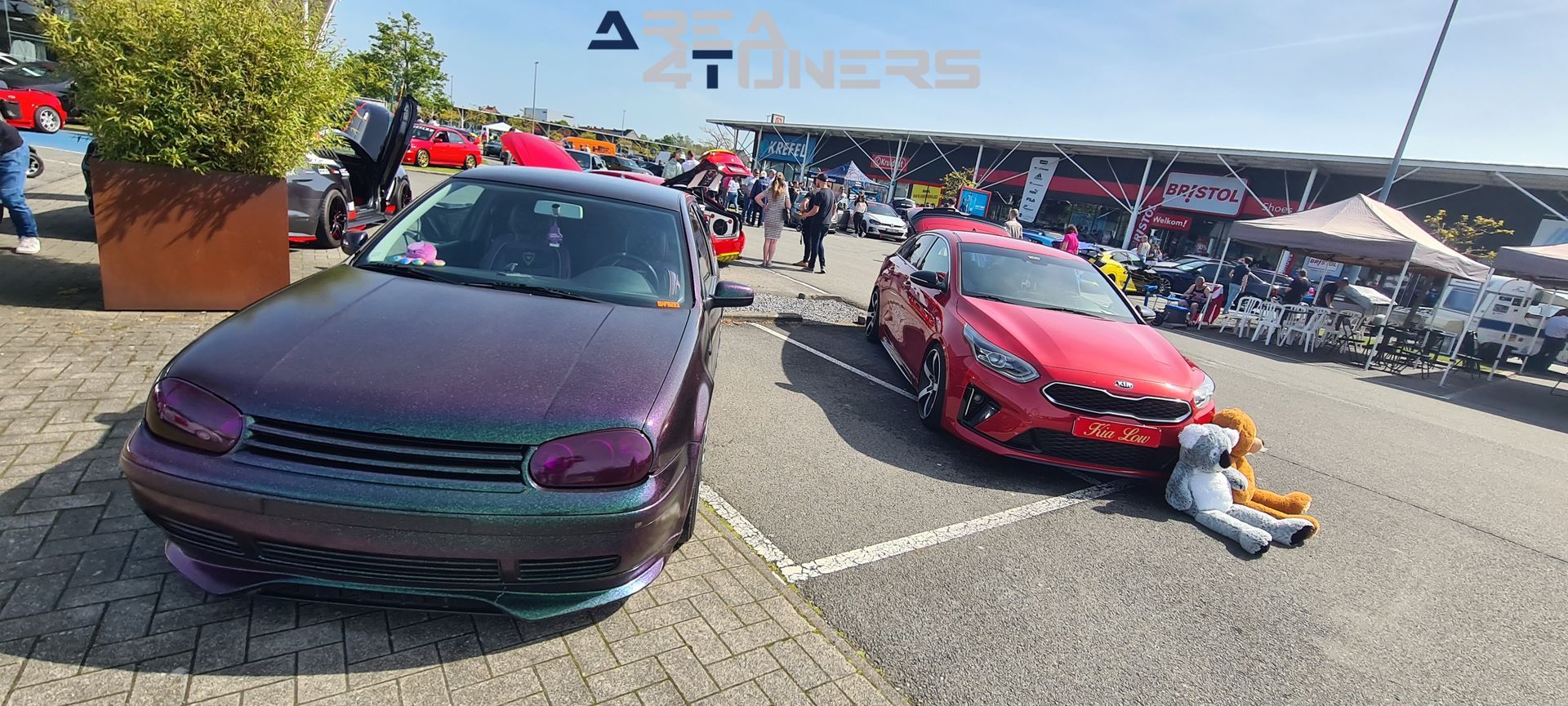 Carsecation 2
Imagen del reportaje de la revista Tuning Area4tuners.es, de la concentración de coches Tuning del año 2024 en Izwegem, Bélgica