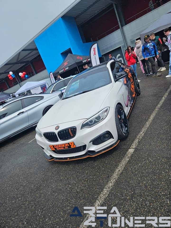 Nogaro Motor Show 2024
Imagen del reportaje de la revista Tuning Area4tuners.es, de la concentración de coches Tuning del año 2024 en Nogaro, Francia