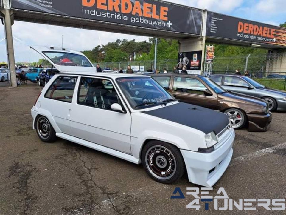 20th Race Wars Oldschool
Meeting Ford Squires Bikers
Imagen del reportaje de la revista Tuning Area4tuners.es, de la concentración de coches Tuning del año 2024 en Circuit Zolder, Bélgica