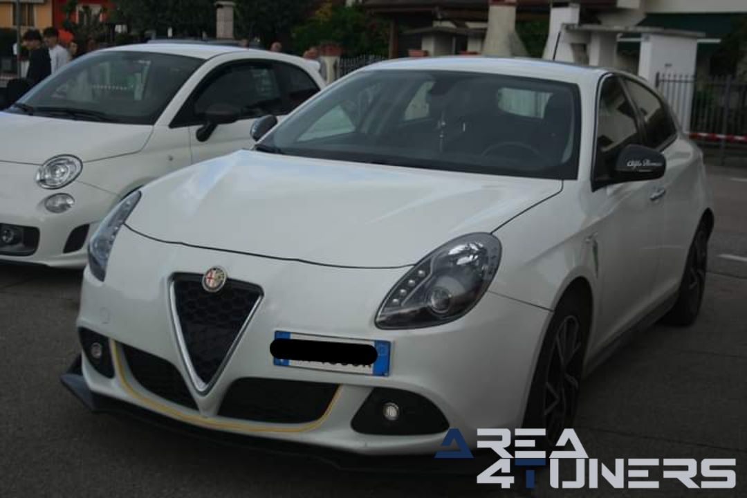 Motori Nel Cuore
Imagen del reportaje de la revista Tuning Area4tuners.es, de la concentración de coches Tuning del año 2024 en Granze, Italia