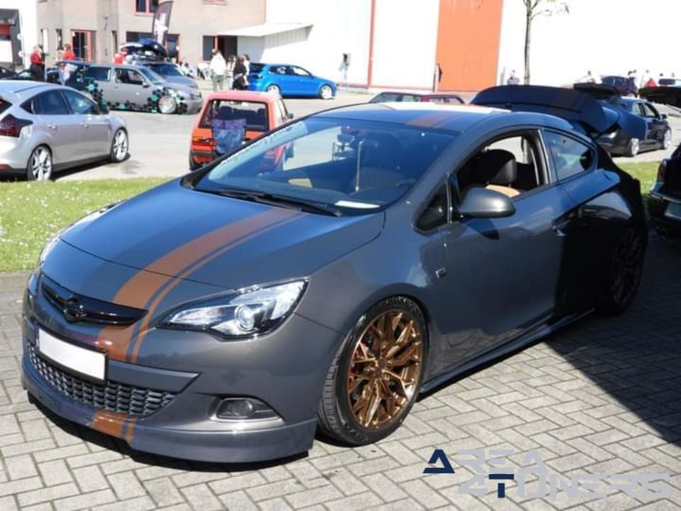 Art On Wheels 2k24
Imagen del reportaje de la revista Tuning Area4tuners.es, de la concentración de coches Tuning del año 2024 en Zeldegem, Bélgica