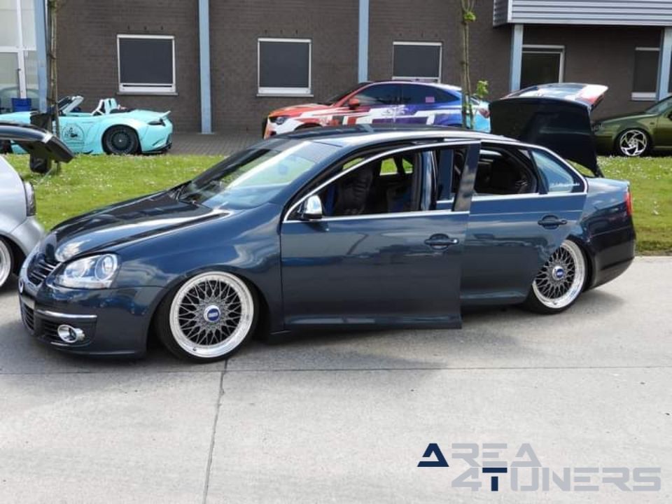 Art On Wheels 2k24
Imagen del reportaje de la revista Tuning Area4tuners.es, de la concentración de coches Tuning del año 2024 en Zeldegem, Bélgica